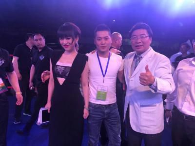 没有人知道我是电影明星，这样，我就可以像普通人一样了。